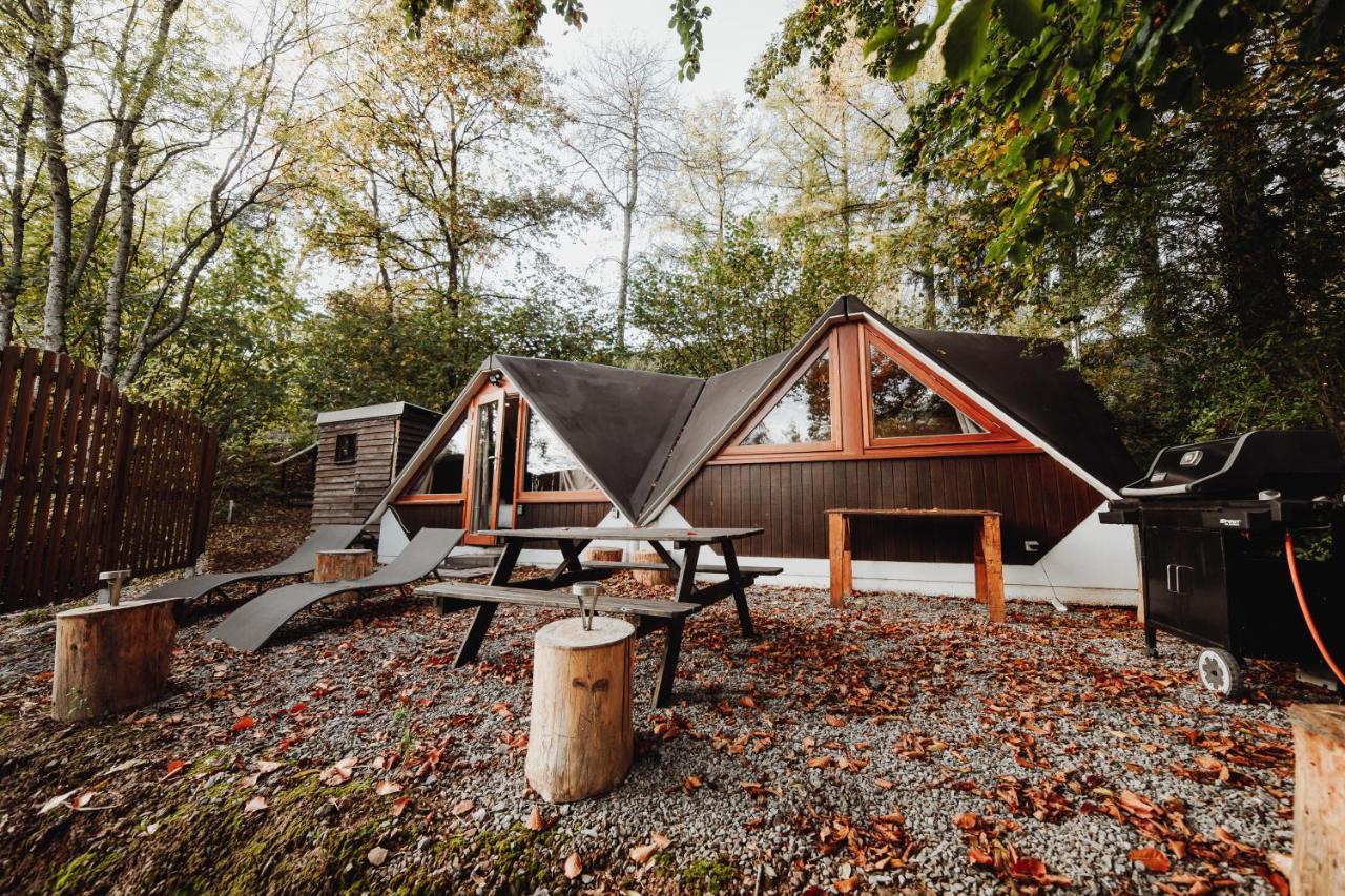 Chalet Tropical Avec Bain A Bulles - In The Woods Gesves エクステリア 写真